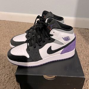 Jordan 1 mid